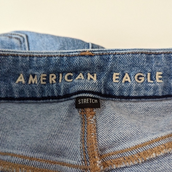 American Eagle Stretch Curvy Mom Jeans Light Wash 14 Short - Picture 7 of 7